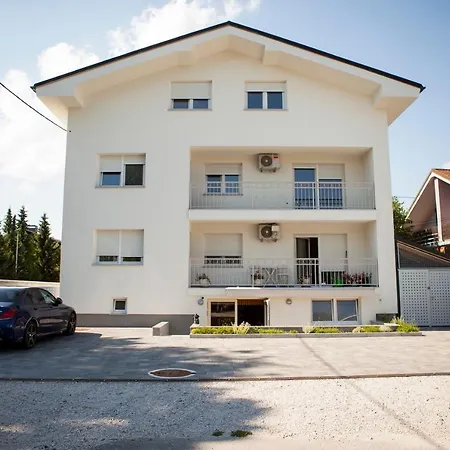 Changthai Spa Apartment - Free Parking, Center K Apartment Ljubljana